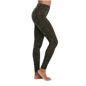 SPANX Green Camo Look At Me Now Leggings Size Medium